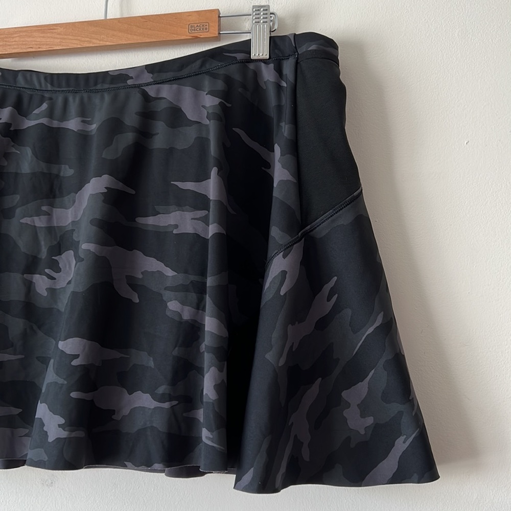Athleta camo skort XL - Picture 2 of 10